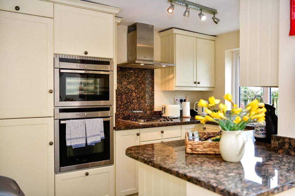 Just Stay Wales - Castle Square Cottage, Mumbles Buitenkant foto