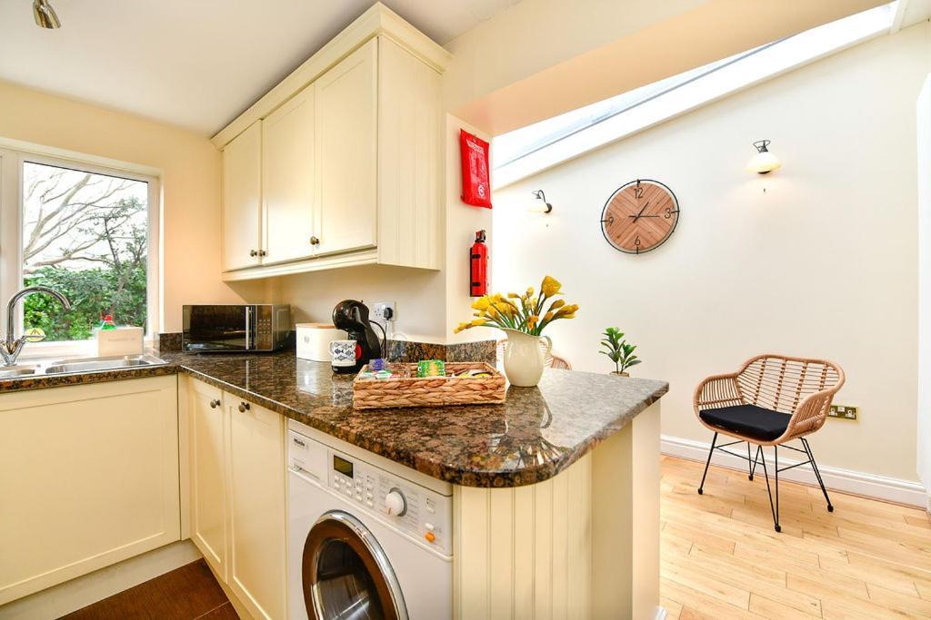 Just Stay Wales - Castle Square Cottage, Mumbles Buitenkant foto